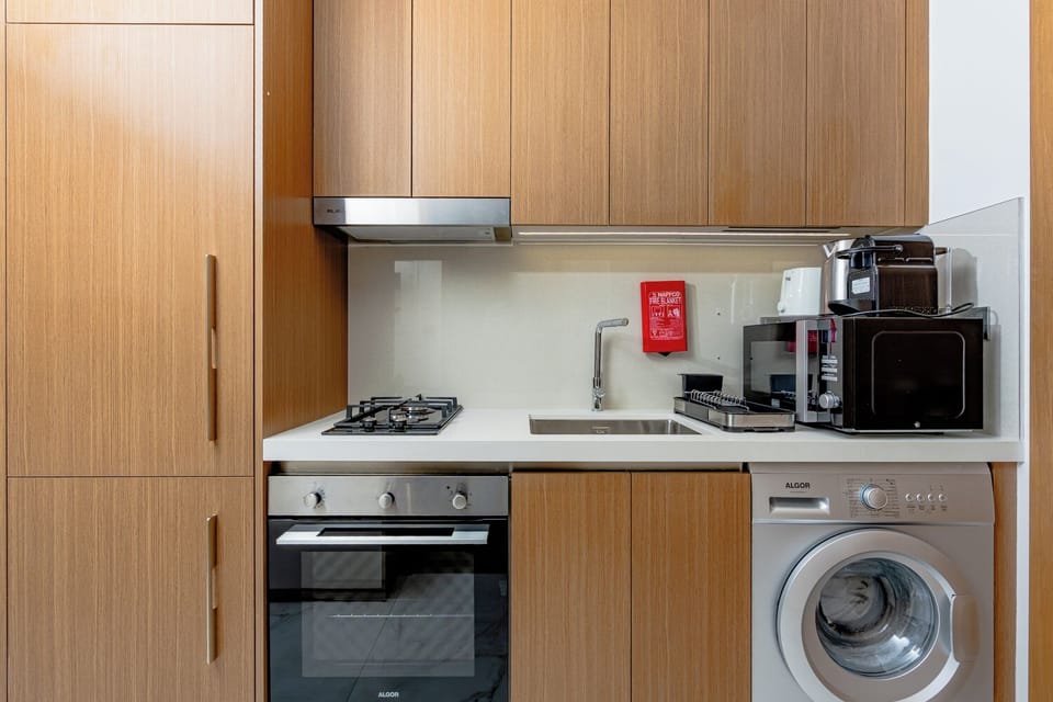 Comfort Studio, Balcony | Private kitchen | Electric kettle