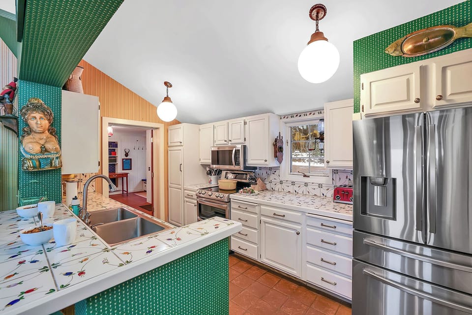 Real meals welcome here: from pancakes for twelve to big pasta nights after the slopes
