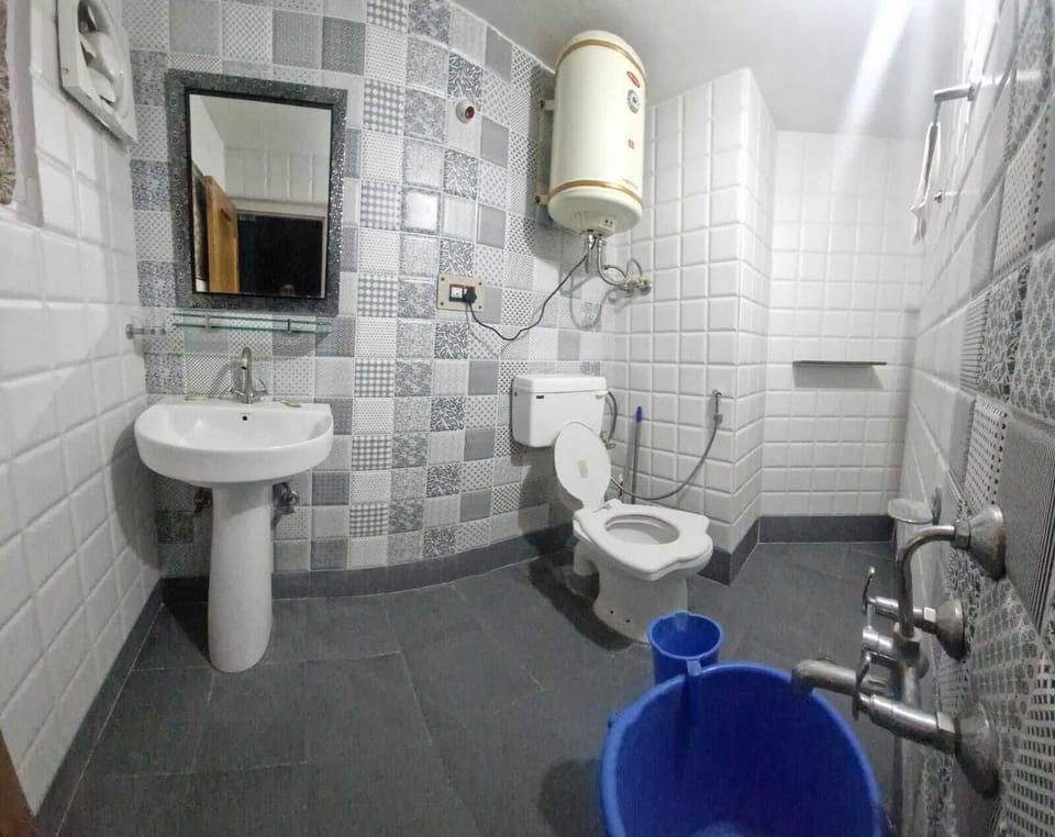 Deluxe Room, Mountain View | Bathroom | Towels