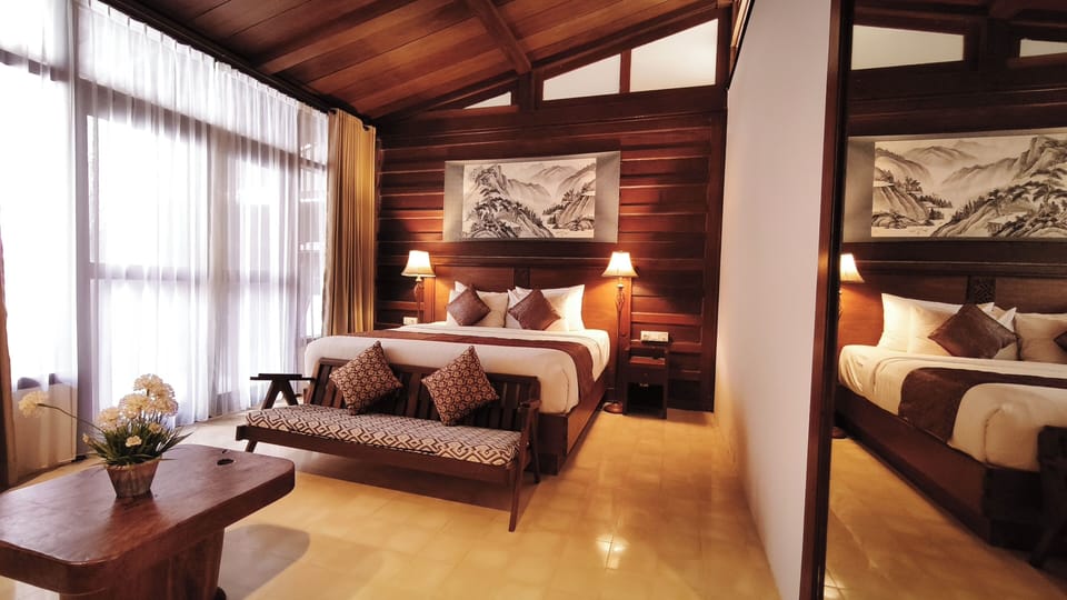 Luxury Room, 1 King Bed, Non Smoking, Ground Floor | In-room safe, blackout drapes, free WiFi