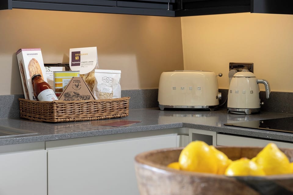 Dishwasher, cookware/dishes/utensils