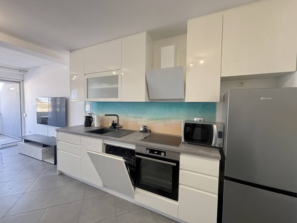 Apartment, 1 Bedroom, Balcony | Interior