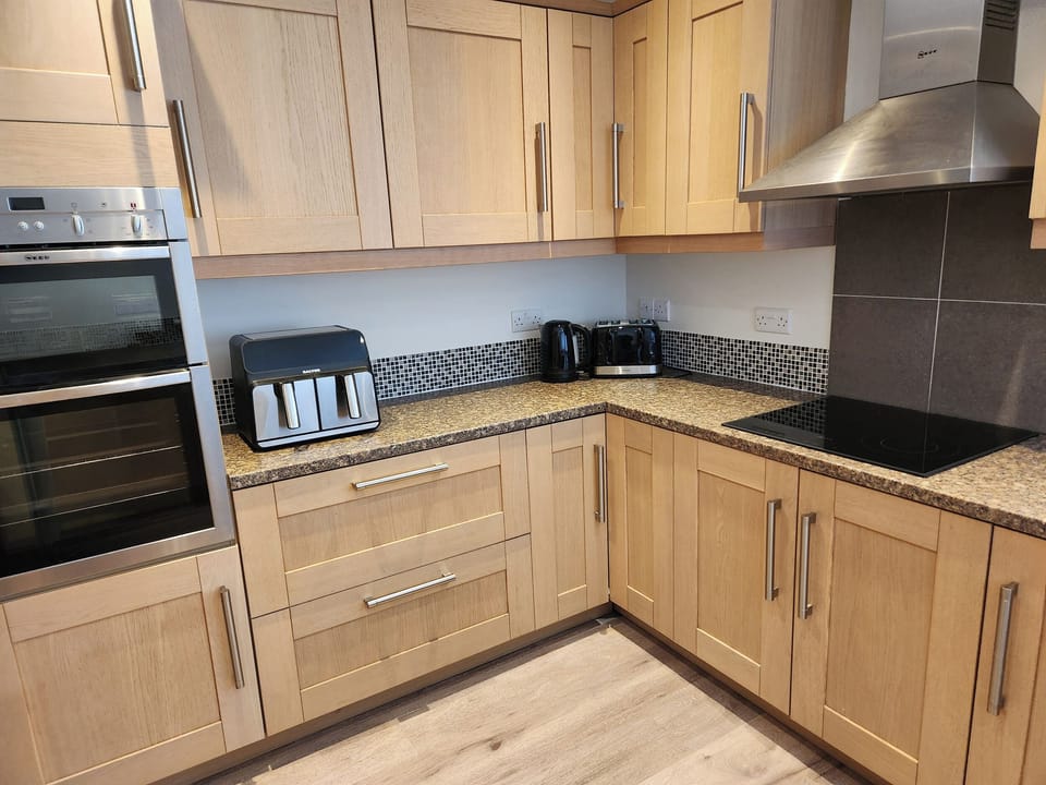 Dishwasher, cookware/dishes/utensils