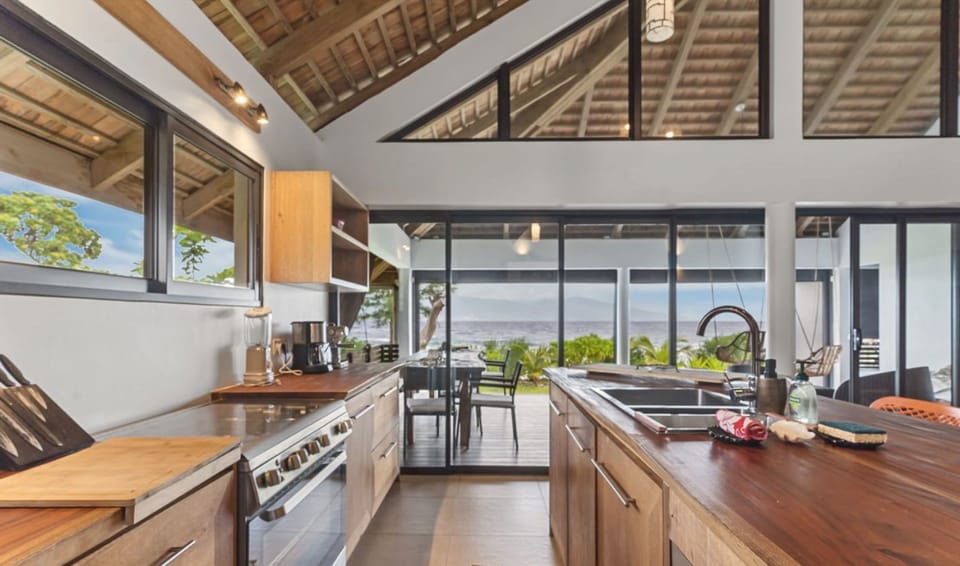 House | 5 bedrooms, high-speed internet