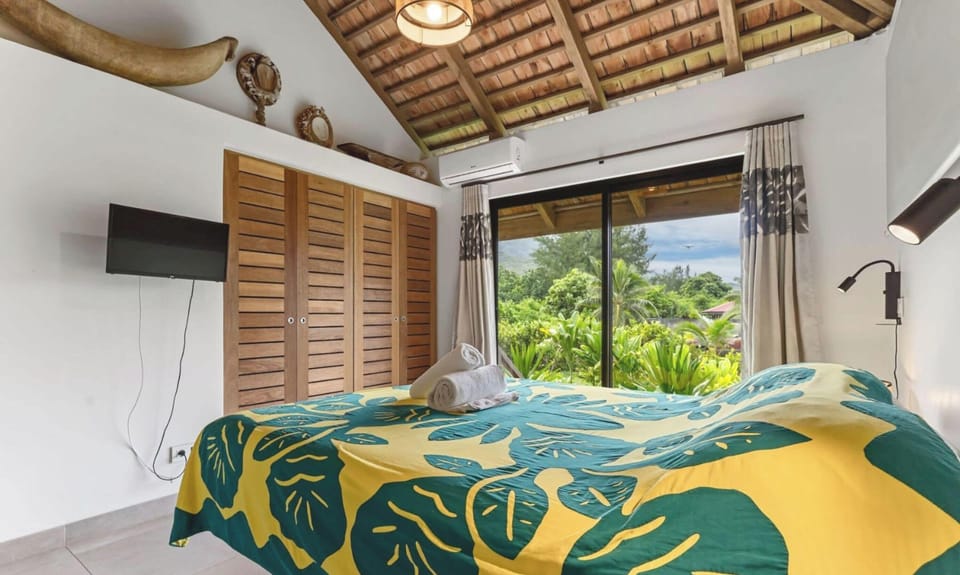 Seaside Haven Expansive 3BR Villa in Moorea Villa in Moorea-Maiao