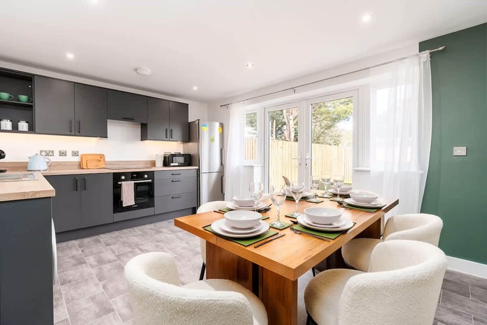 House | 3 bedrooms, high-speed internet