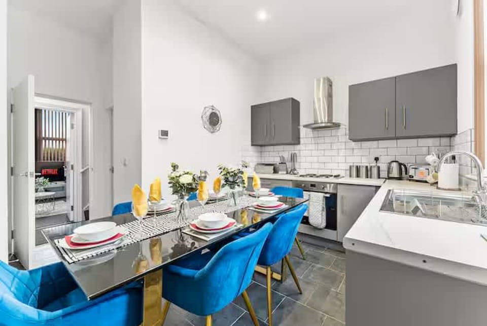 House | 4 bedrooms, Internet