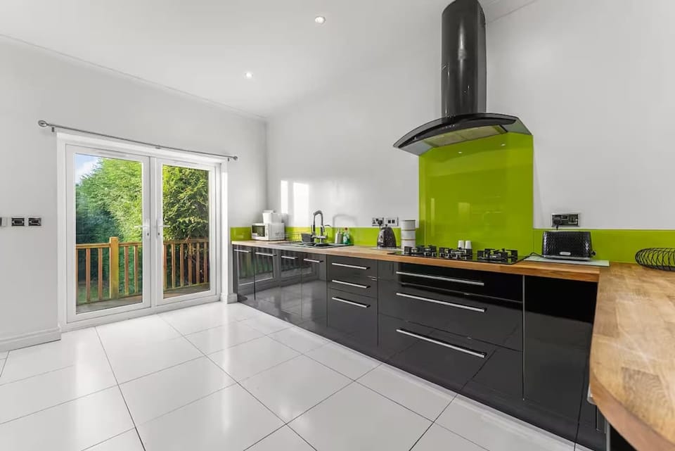 House | 4 bedrooms, Internet