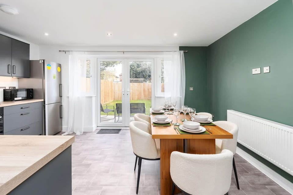 House | 3 bedrooms, high-speed internet