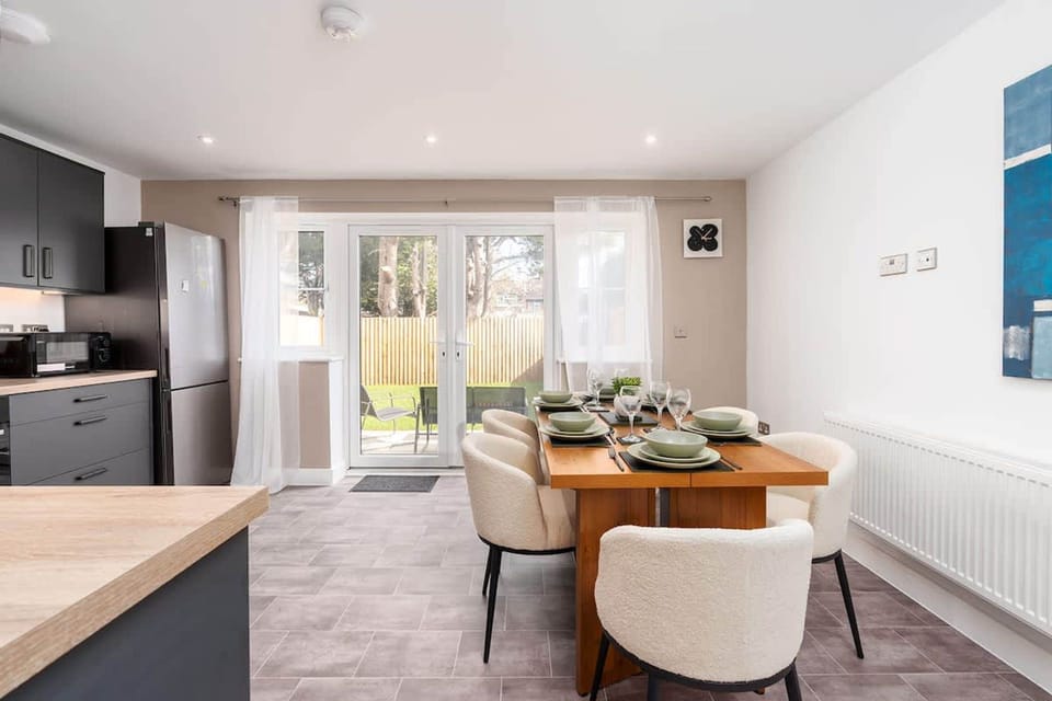 House | 3 bedrooms, high-speed internet