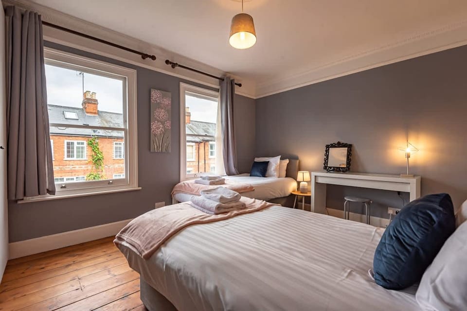 Cosy Reading Home - Superfast Wifi Private Garden House in Reading