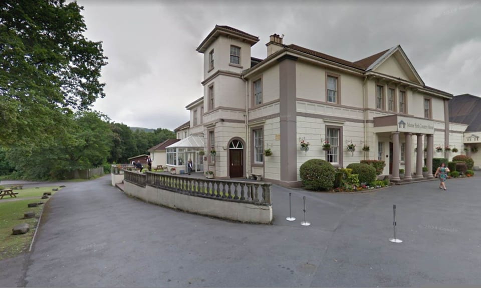 House | 10 bedrooms
