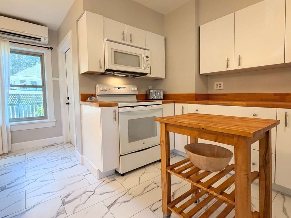 House | 4 bedrooms, high-speed internet