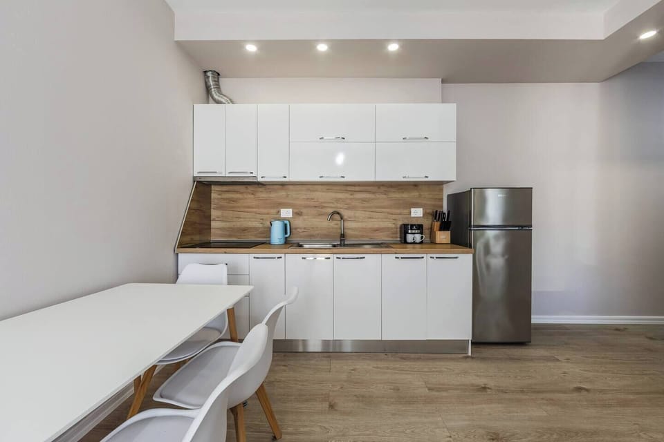 Fully-equipped kitchen