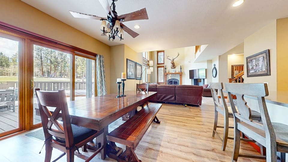Townhome, 4 Bedrooms | Dining