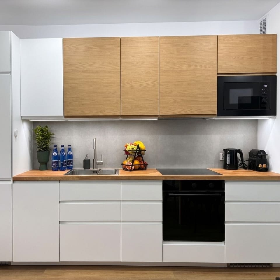 Comfort Apartment, Balcony, Courtyard View | Private kitchen | Espresso maker, electric kettle