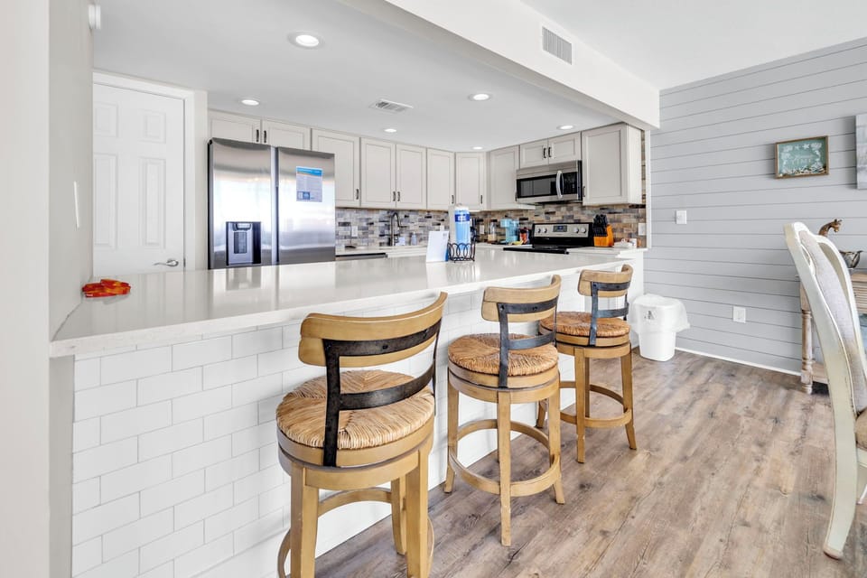 Eat-in bar seating
