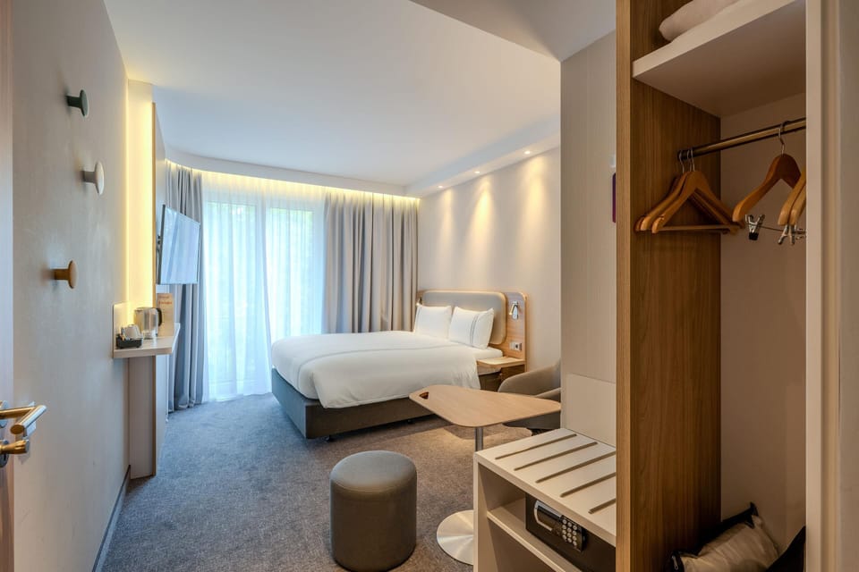 Standard Double Room | Desk, laptop workspace, WiFi (free), bed sheets