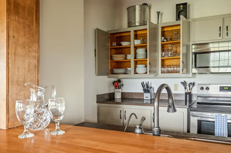 Prepare you home-cooked meals with family and friends in our fully-equipped kitchen.