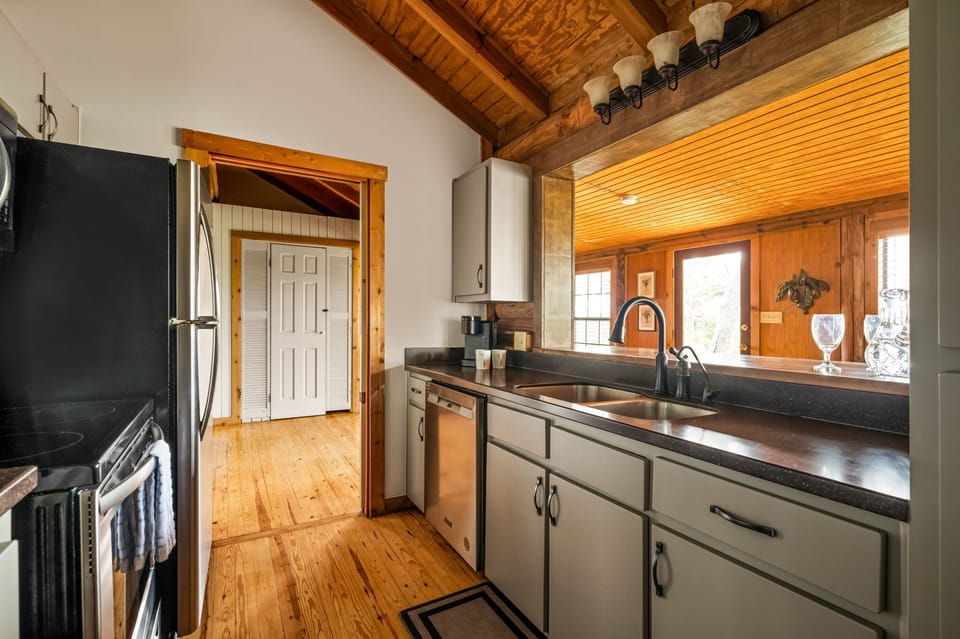 Fully-equipped kitchen