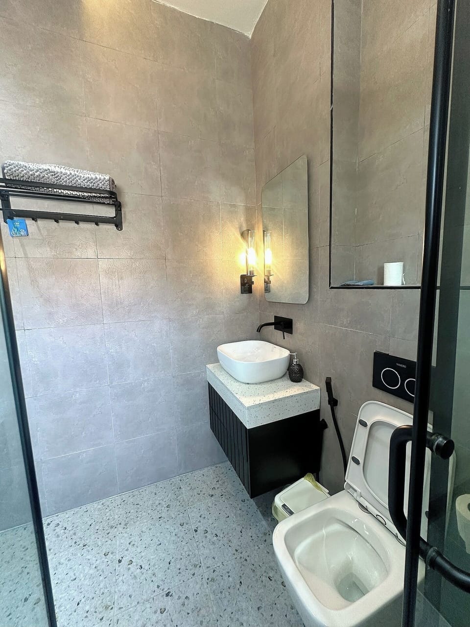Junior Room, Balcony, City View | Bathroom | Free toiletries, hair dryer, towels, soap