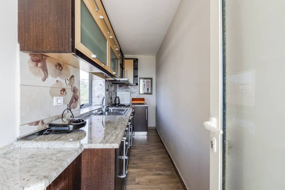 Fully-equipped kitchen