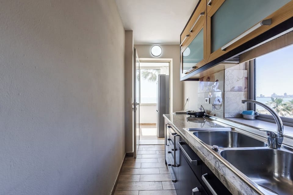 Fully-equipped kitchen