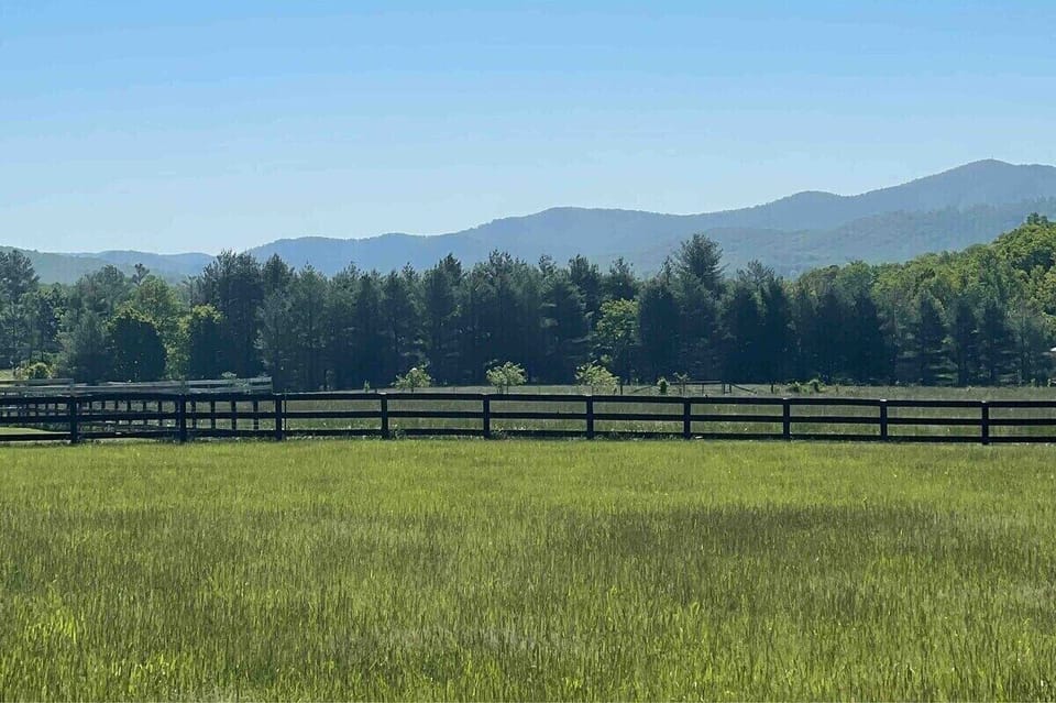 Beautiful Mountain views in every direction