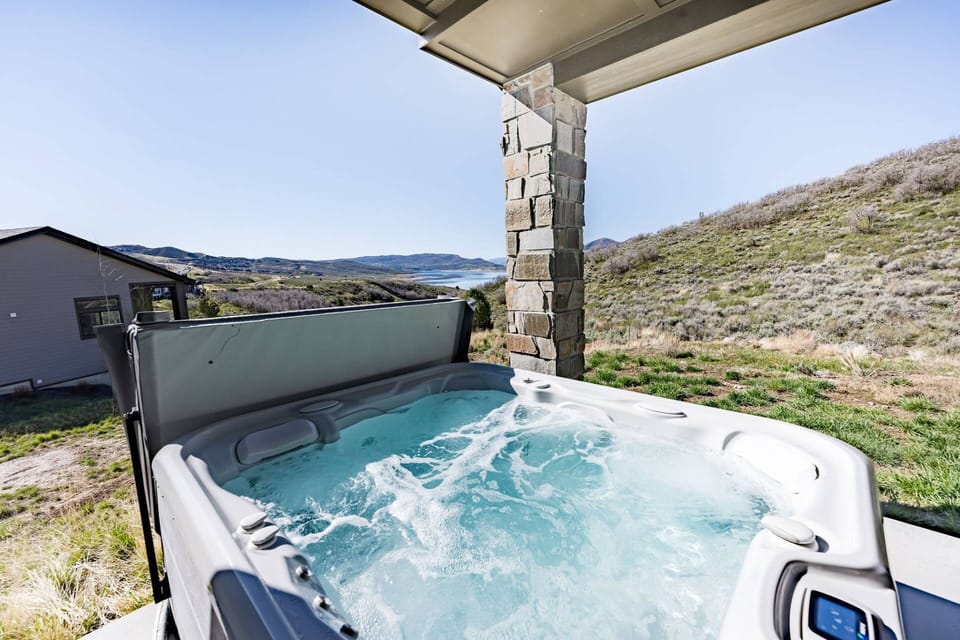 Private Hot Tub on covered patio, year-round, Jordanelle Reservoir views