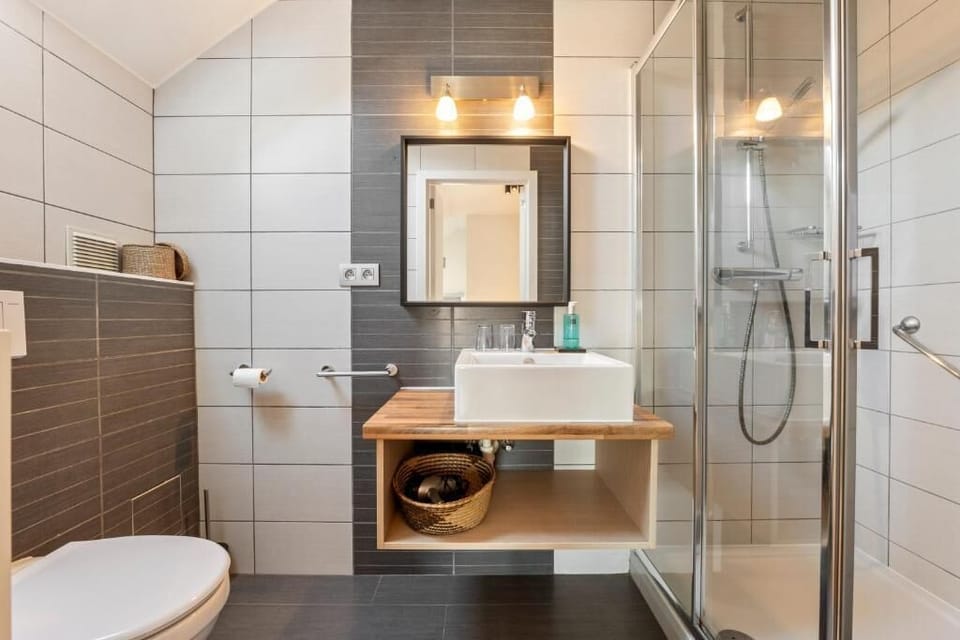 Double Room, Patio, Garden View | Bathroom | Free toiletries, hair dryer, towels, soap