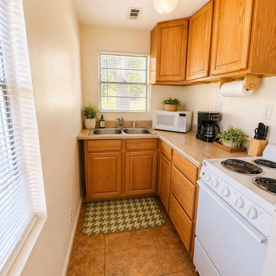 Bungalow #6 Kitchen