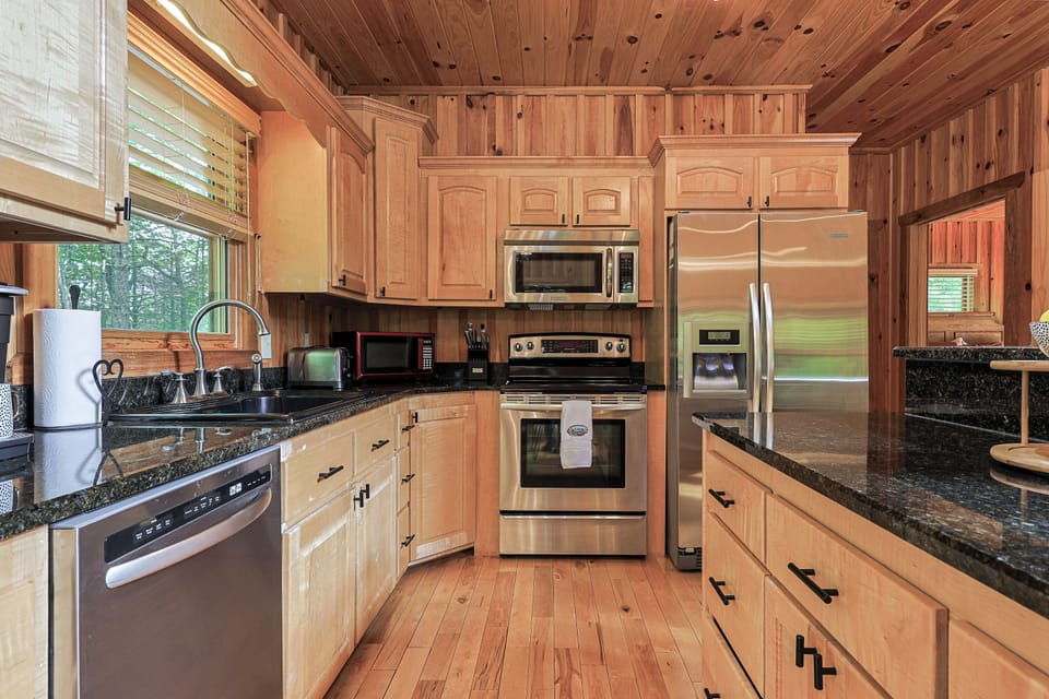 Fully Stocked Spacious Kitchen