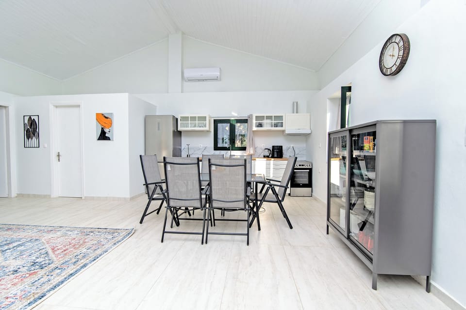 Villa, Courtyard View | Dining