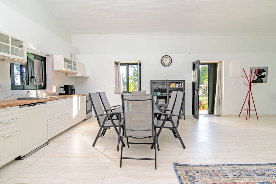 Villa, Courtyard View | Private kitchen