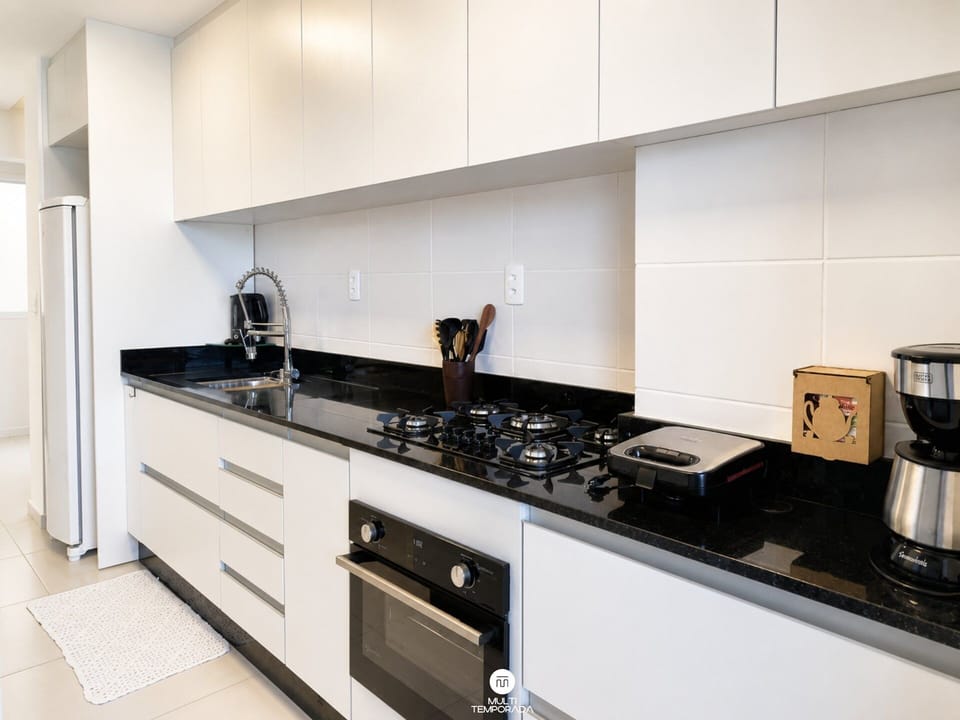 Apartment | Private kitchen | Fridge, microwave, cookware/dishes/utensils, dining table