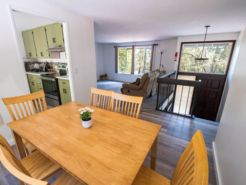 Dining Room/Kitchen View