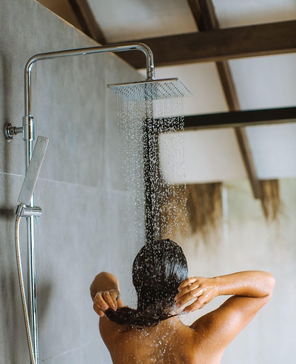 Jungle Dwelling | Bathroom shower