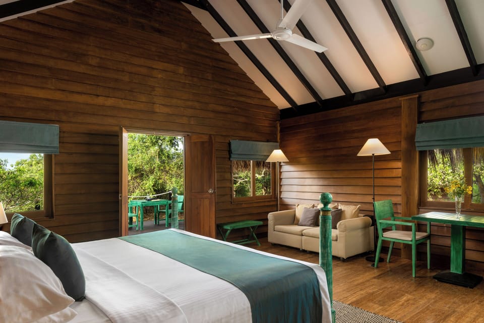 Jungle Dwelling | Minibar, in-room safe, desk, soundproofing