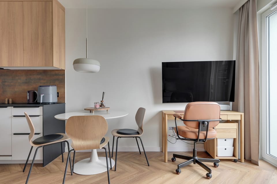 Comfort Studio | Dining