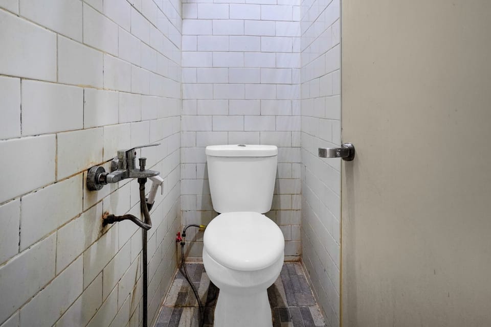 Standard Double Room | Bathroom | Shower