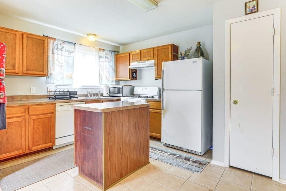 Kitchen | Center Island | White Appliances & Window Light