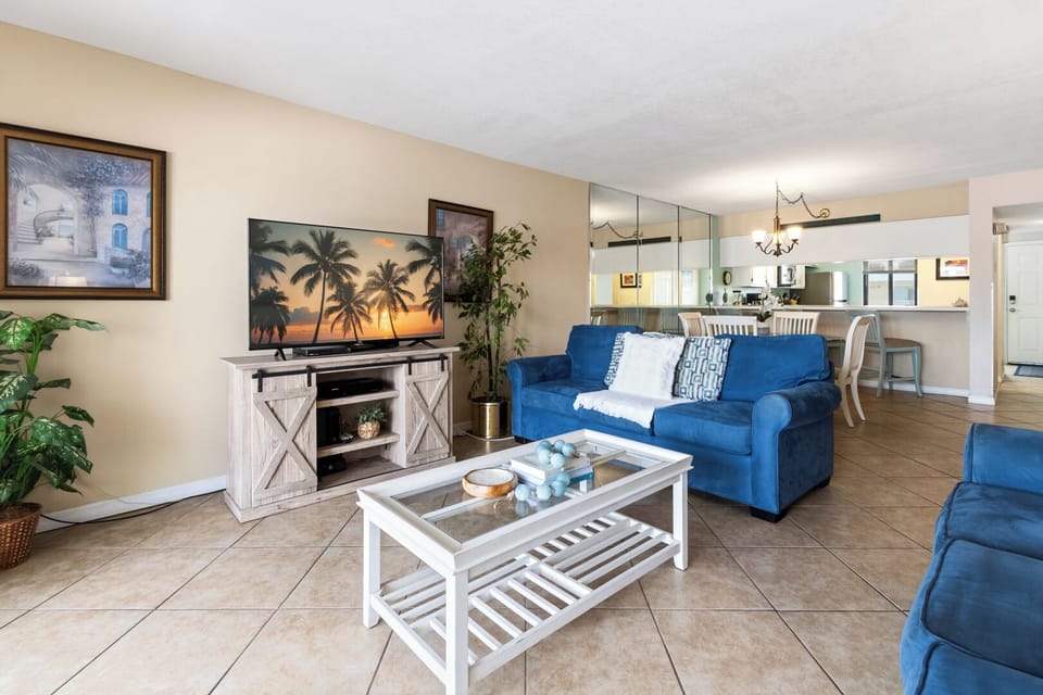 Relax in the living room and watch your favorite TV shows & movies