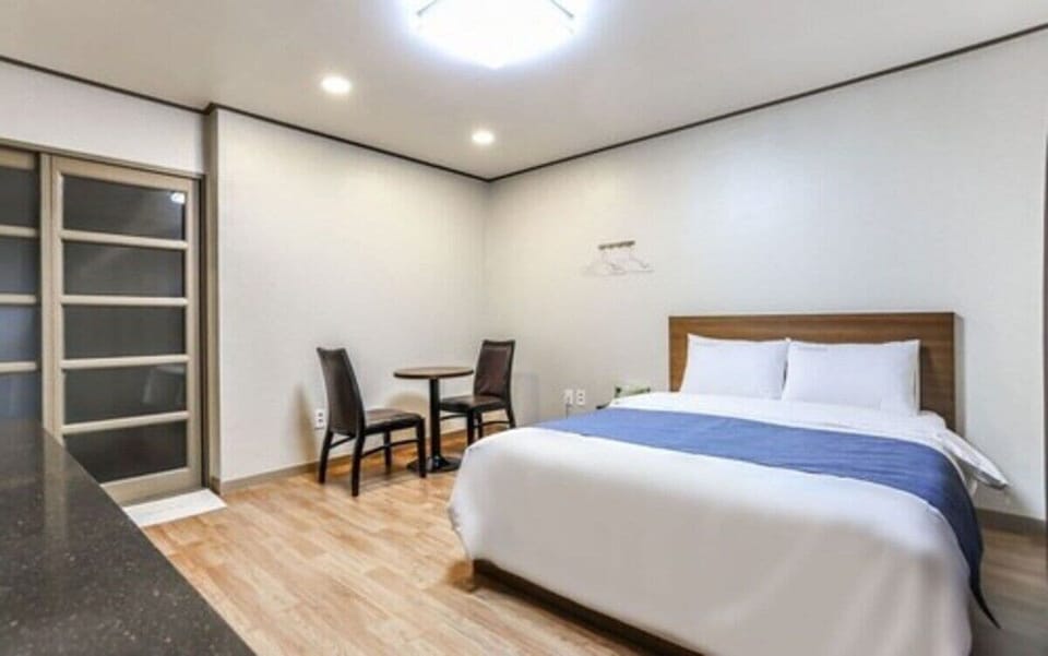 Deluxe Double Room | Desk, laptop workspace, free WiFi, bed sheets