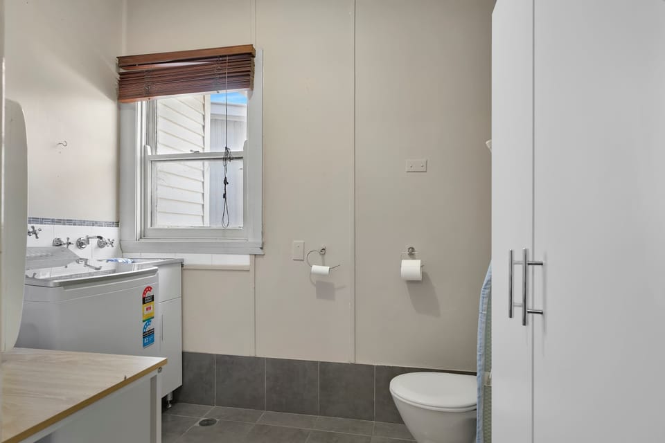 Laundry + Toilet