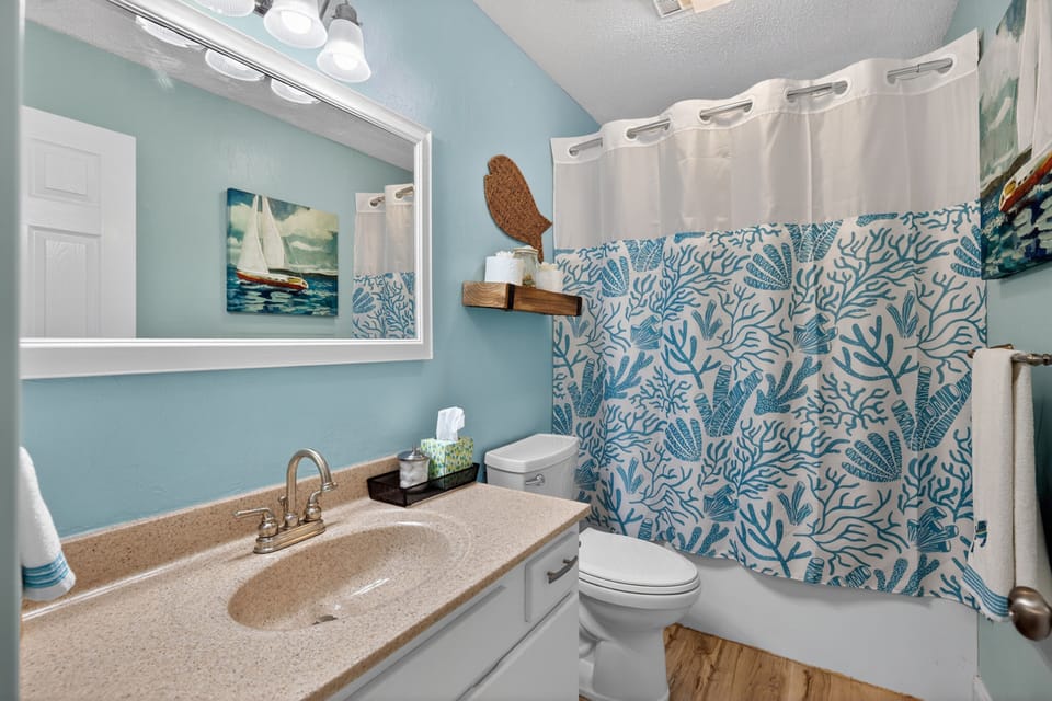 Bathroom 2: Full