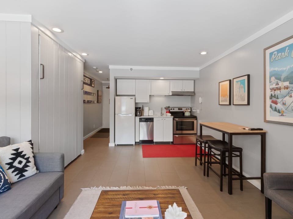 Kitchen / Dining for 2