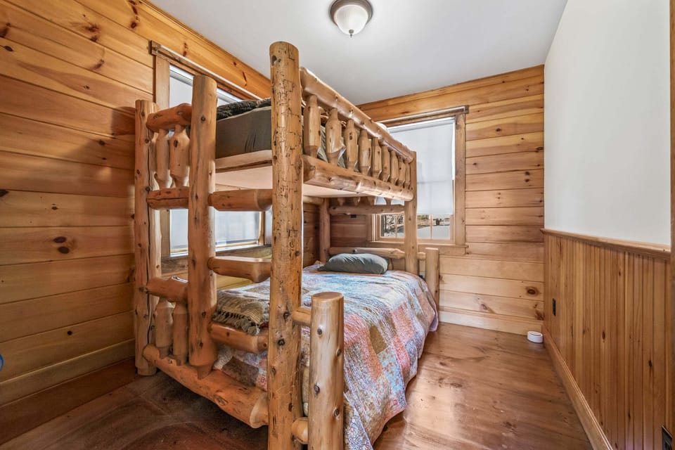 Bedroom 2 - Twin over Double bunk