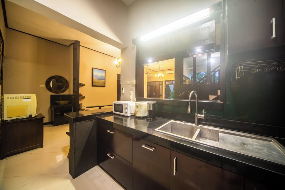 Villa, Pool View | Private kitchen | Full-size fridge, microwave, oven, stovetop