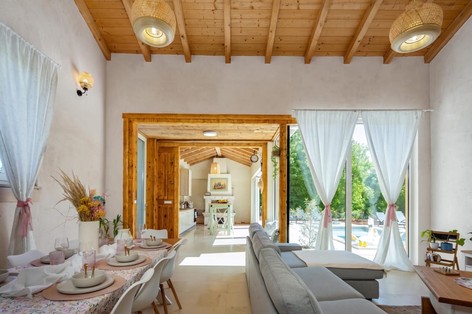 Luxury House, 4 Bedrooms, Microwave (Villa Stonica - Rustic Istrian Pool) | Dining