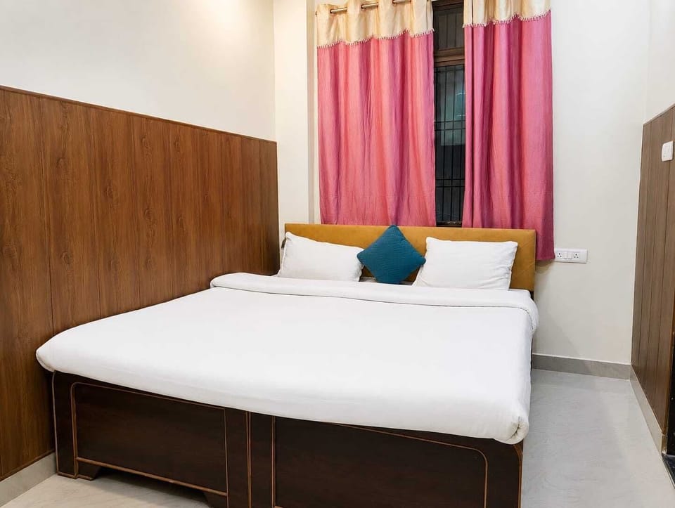 Standard Room | Free WiFi, bed sheets
